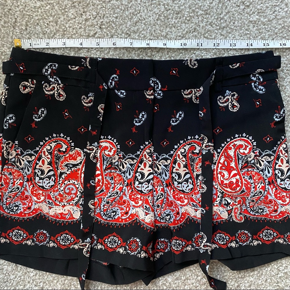 LOFT Paisley Riviera Shorts - Picture 5 of 8